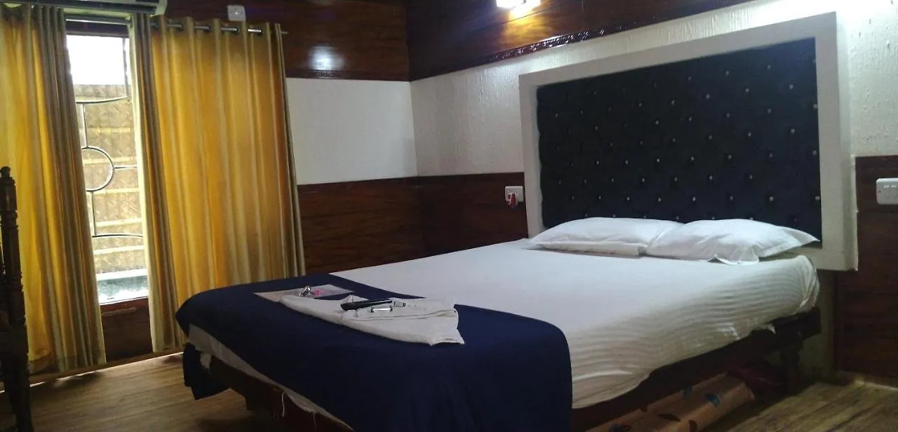Botel Symphony Cruise Houseboat Hotel Alappuzha